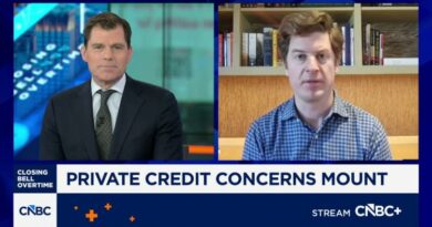 Private credit's cracks open door for Wall Street banks' comeback: 'The tug of war is just starting'