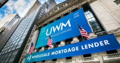 United Wholesale Mortgage plunges 40%; suspends dividend, raises capital