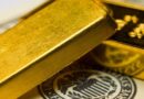 Fed’s Hawkish Hold Splits Metals: Gold Gains, Silver Falls