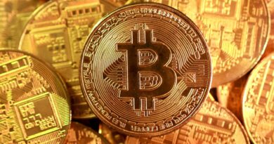 Bitcoin heads for third winning week in a row as macro pressures mount